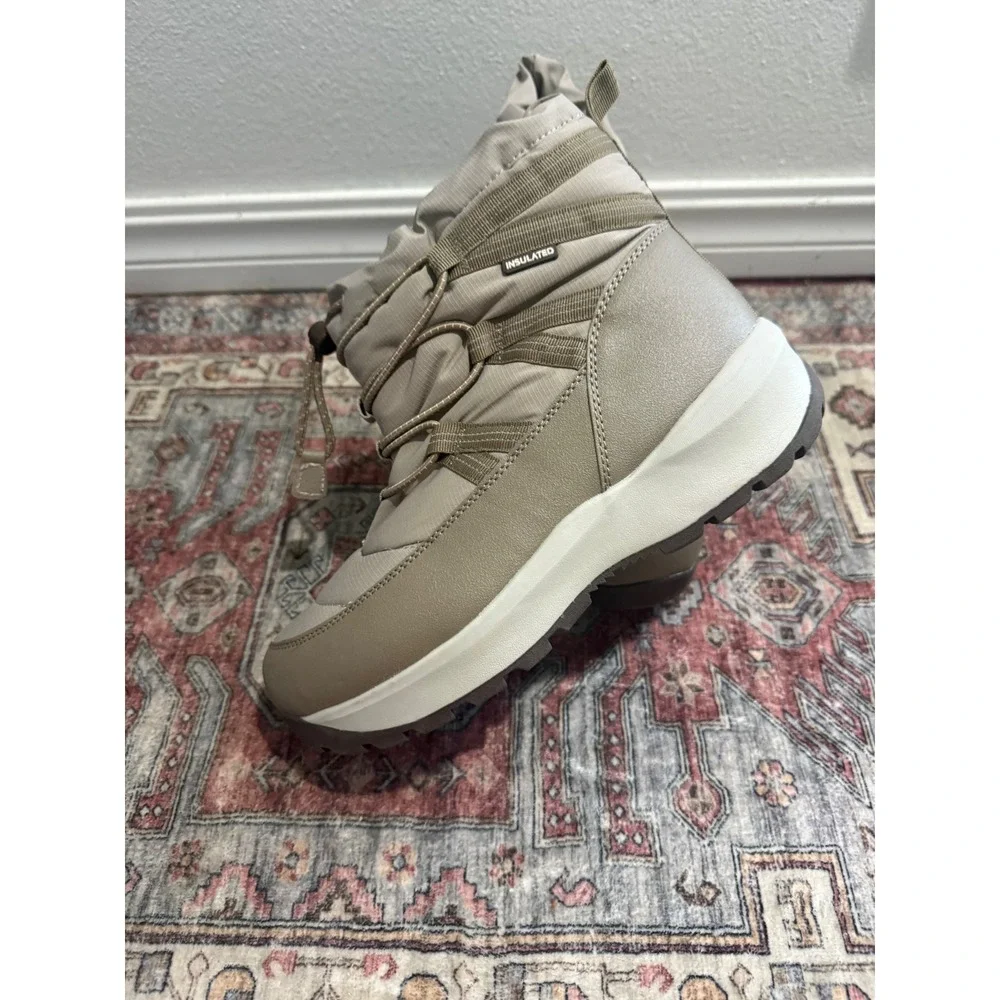 Lands End Womens 9D Insulated Winter Boots Tan Beige Faux Fur Bungee 550705